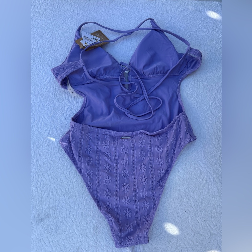 Berlook Elegant Lavender One-Piece Swimsuit M B06 - Picture 2 of 3